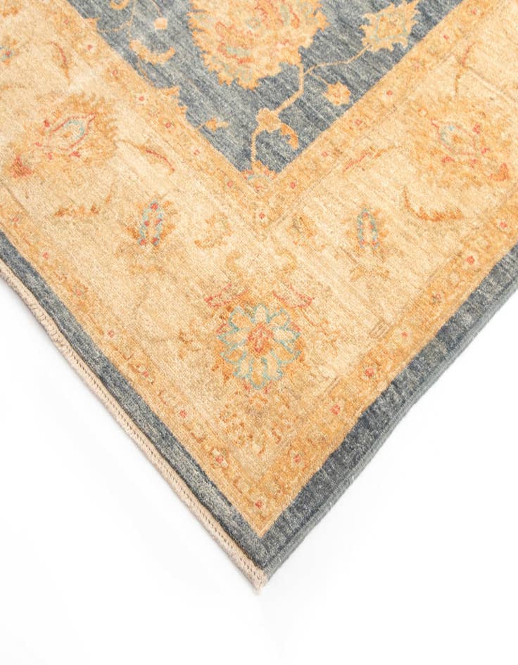 Detail image of  6' 8 x 6' 9 Kaizar Wool Square Rug