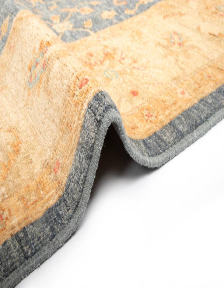 Detail image of  6' 8 x 6' 9 Kaizar Wool Square Rug