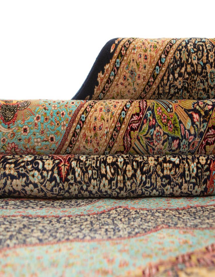 Detail image of  6' 4 x 9' 11 Ghom Design Rug