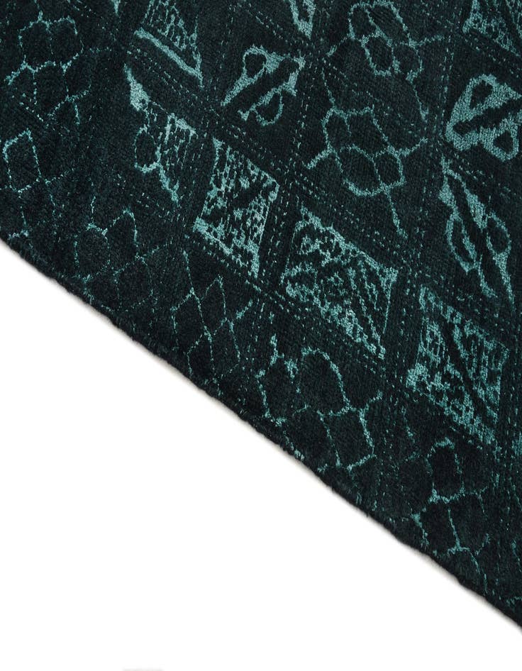 Detail image of  8' 1 x 10' 1  Hand Knotted Darya Rug