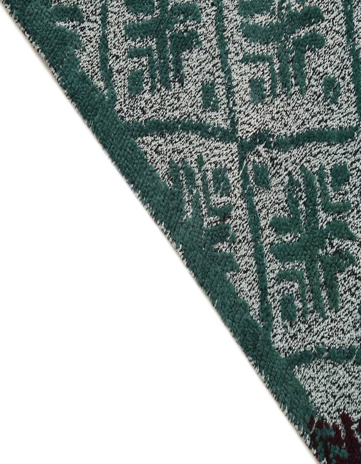 Detail image of  4' 11 x 7'  Hand Knotted Darya Wool Rug