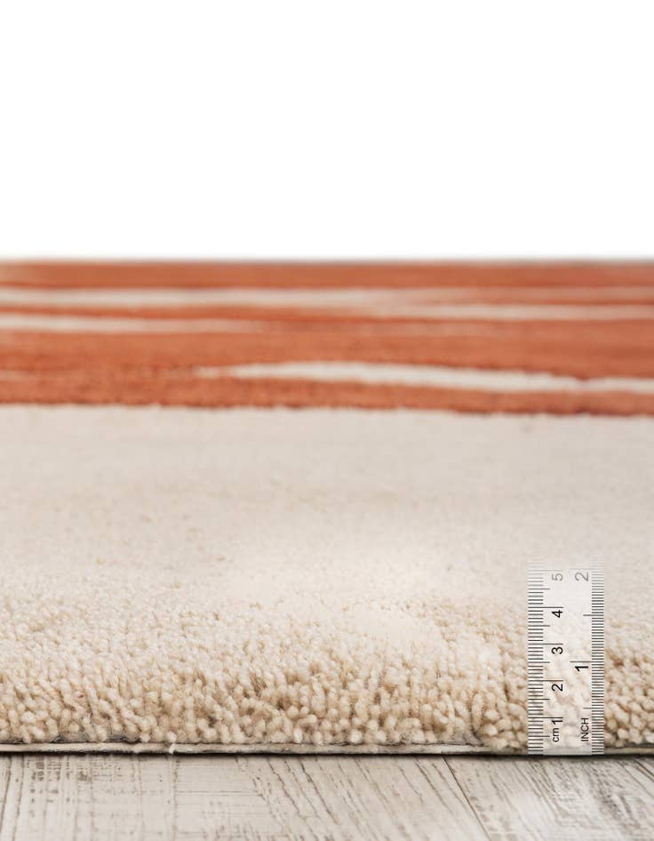 Detail image of  2' x 3' 1 Handtufted Wool Rug