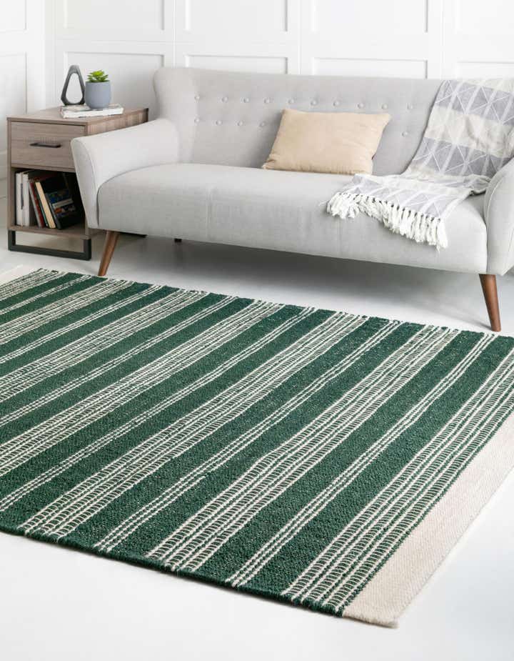 Hunter Green 4' 1 x 6' 1 Hand Woven Lariat Rug | Rugs.com