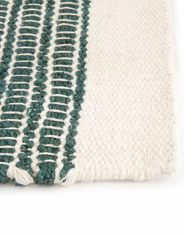 Hunter Green 4' 1 x 6' 1 Hand Woven Lariat Rug | Rugs.com
