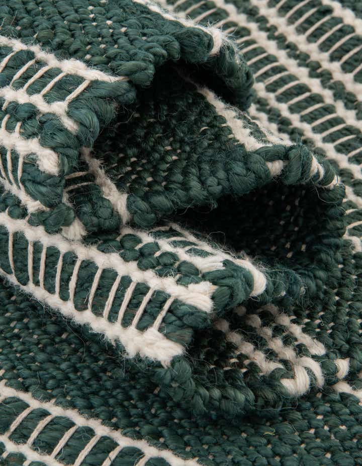 Hunter Green 4' 1 x 6' 1 Hand Woven Lariat Rug | Rugs.com