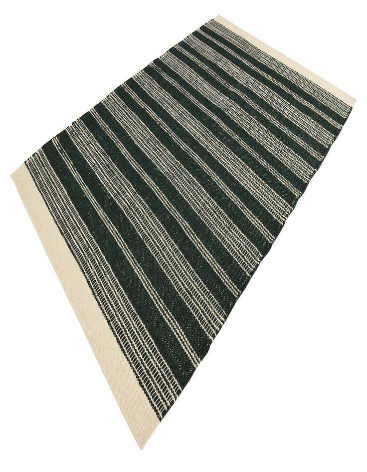 Detail image of  5' 1 x 8'  Hand Woven Lariat Rug