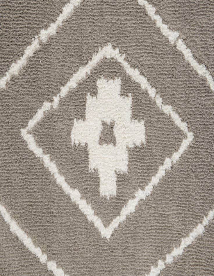 Detail image of  5' 3 x 7' 8 Lattice Rug