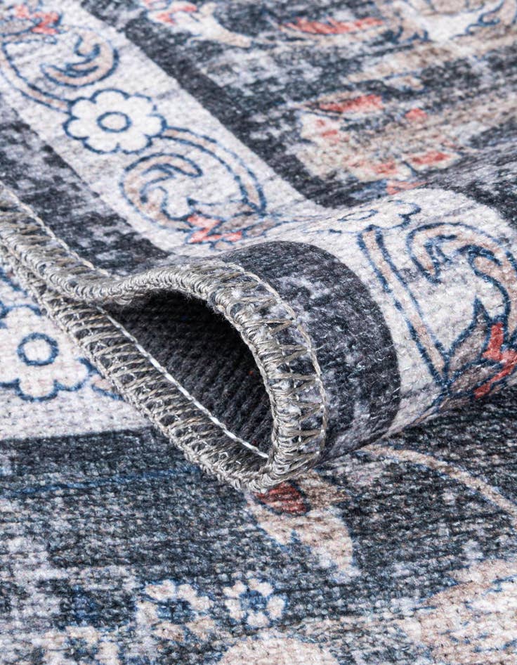 Detail image of  7' 10 x 7' 10 Yara Square Rug