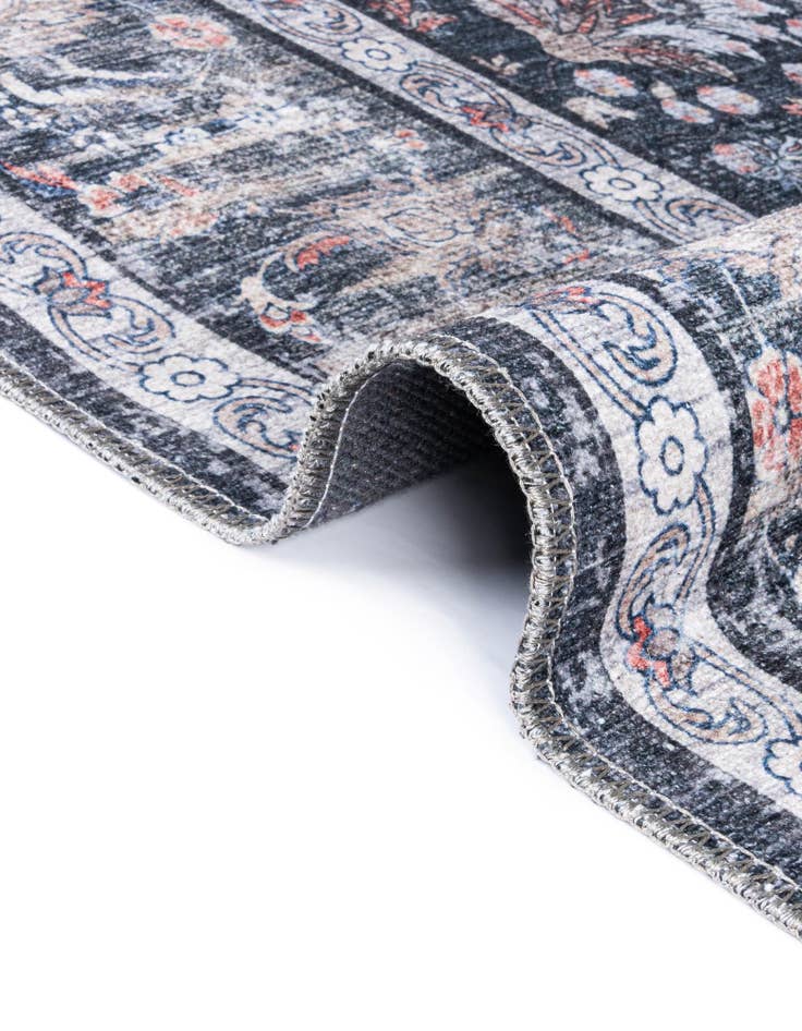 Detail image of  7' 10 x 7' 10 Yara Square Rug