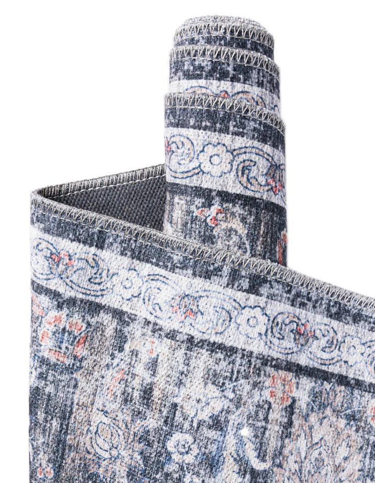 Detail image of  7' 10 x 7' 10 Yara Square Rug