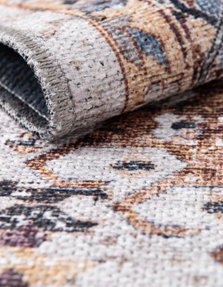 Detail image of  4' 1 x 6' 1  Washable Yara Oval Rug