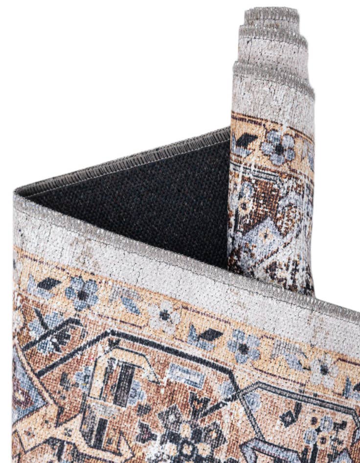 Detail image of  4' 1 x 6' 1  Washable Yara Oval Rug