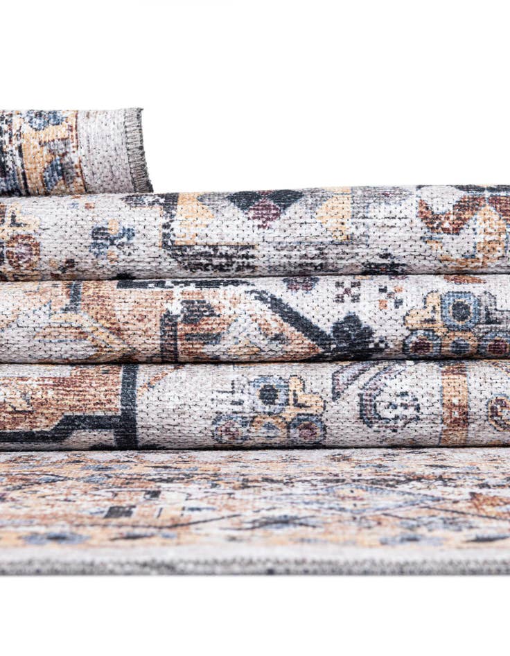 Detail image of  4' 1 x 6' 1  Washable Yara Oval Rug