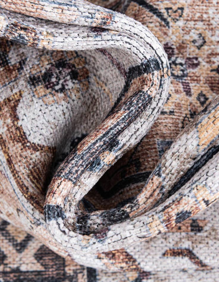 Detail image of  5' 3 x 5' 3  Washable Yara Round Rug