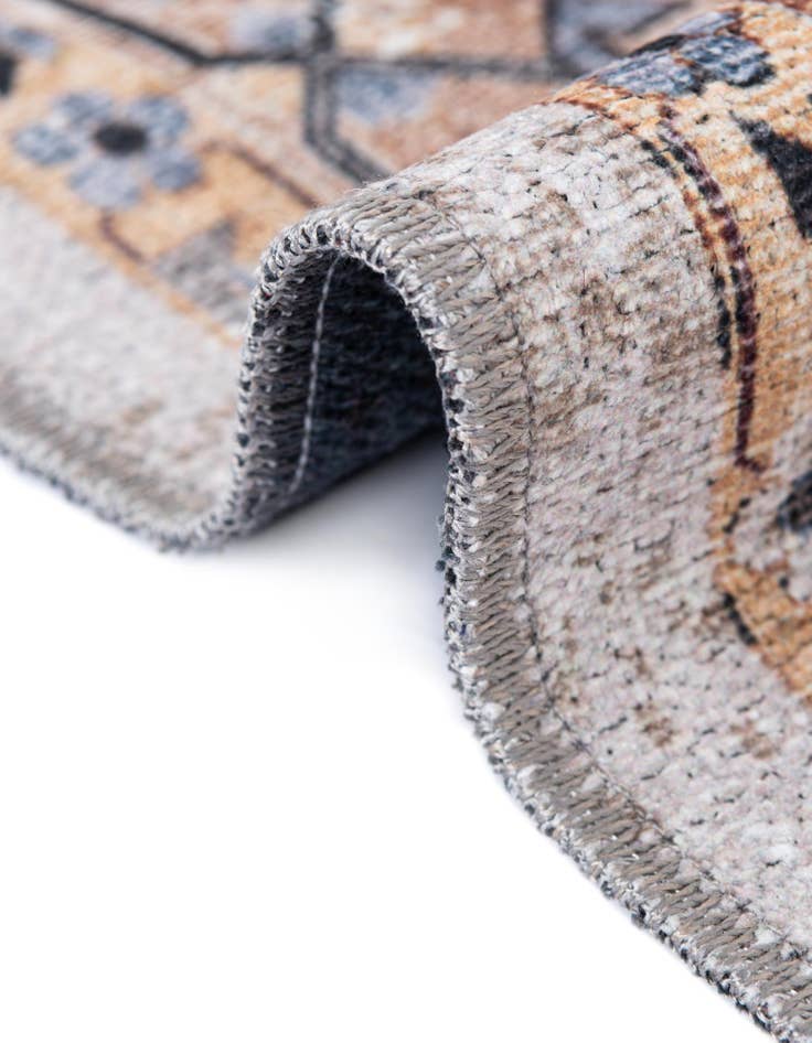 Detail image of  5' 3 x 5' 3  Washable Yara Round Rug