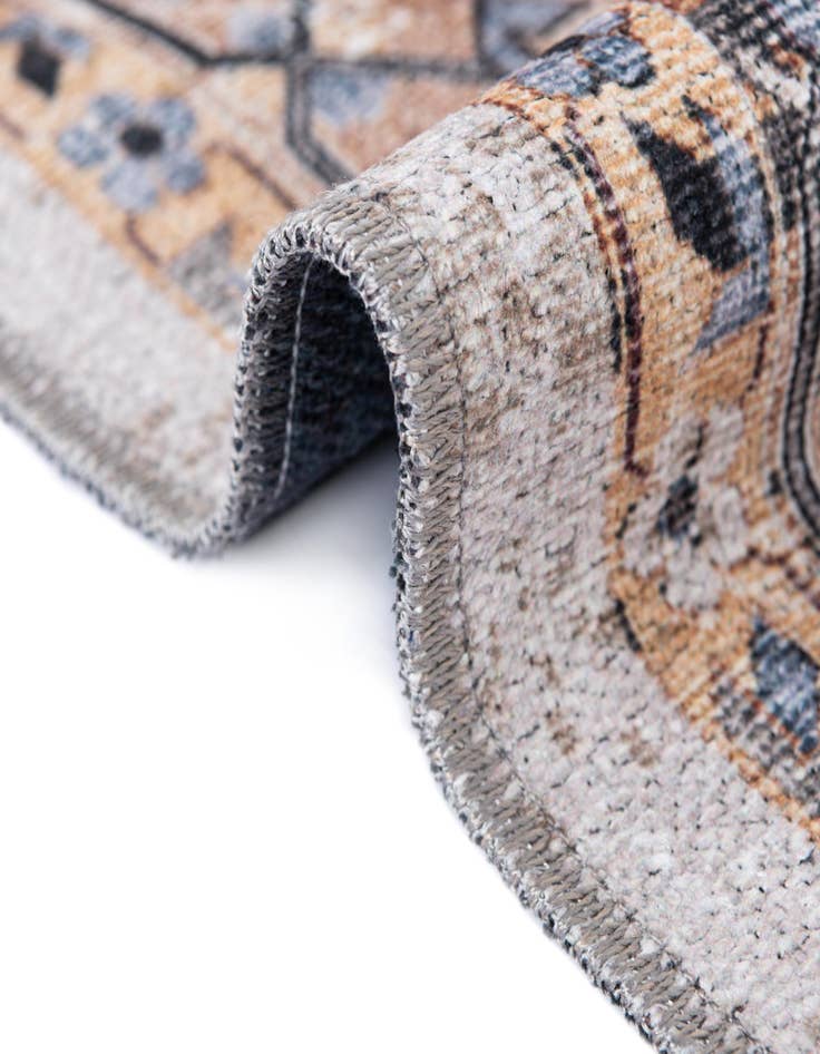 Detail image of  7' 10 x 7' 10  Washable Yara Square Rug