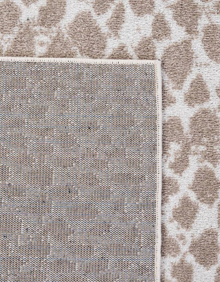 Detail image of  5' x 8' Kamala Washable Rug