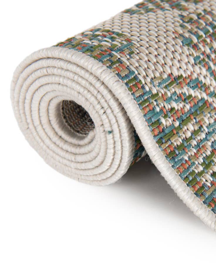 Detail image of  7' 10 x 7' 10  Washable Baja Indoor / Outdoor Round Rug