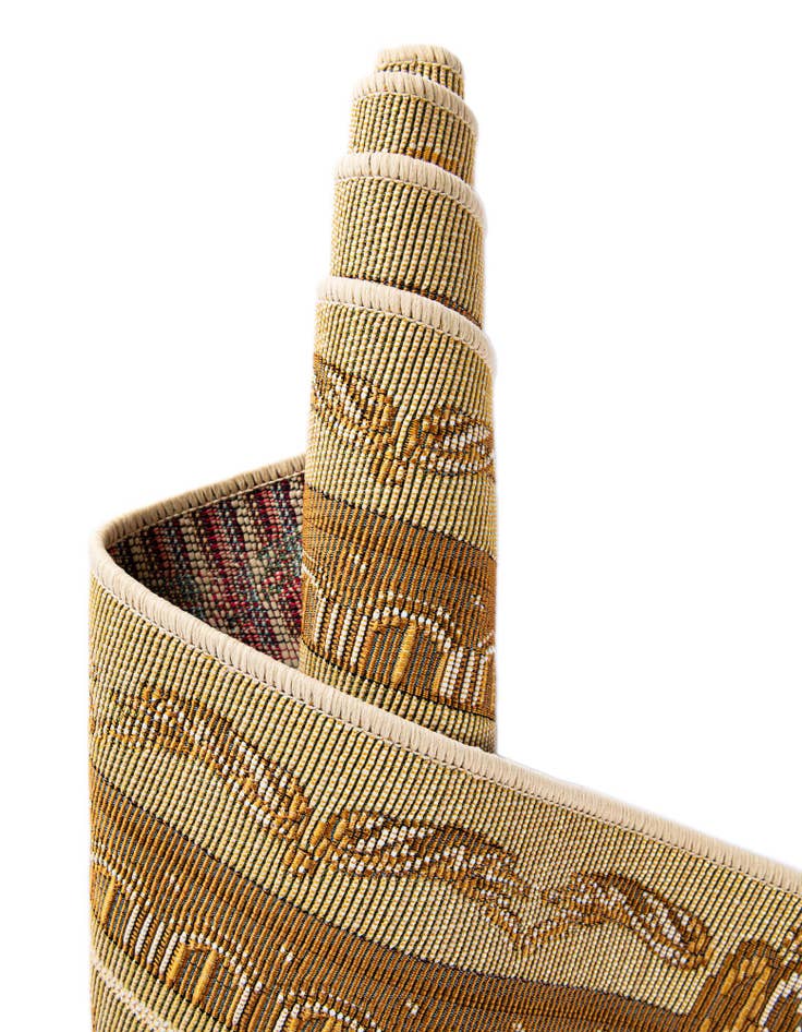 Detail image of  7' 10 x 7' 10  Washable Traditional Indoor / Outdoor Round Rug