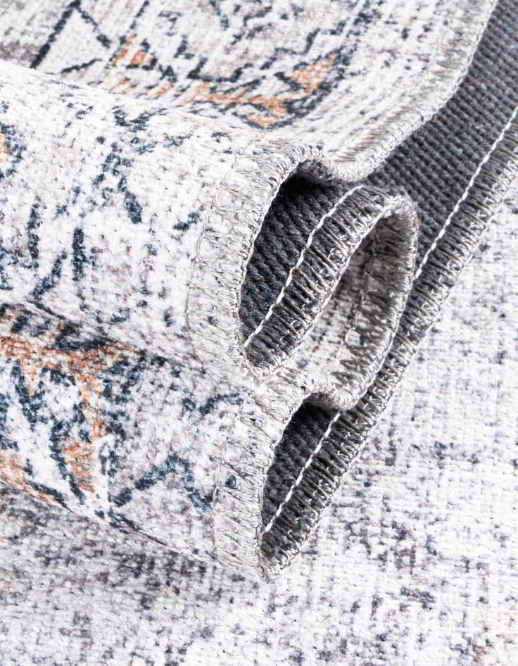 Detail image of  7' 10 x 7' 10 Yara Round Rug