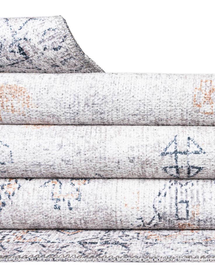 Detail image of  7' 10 x 7' 10 Yara Round Rug