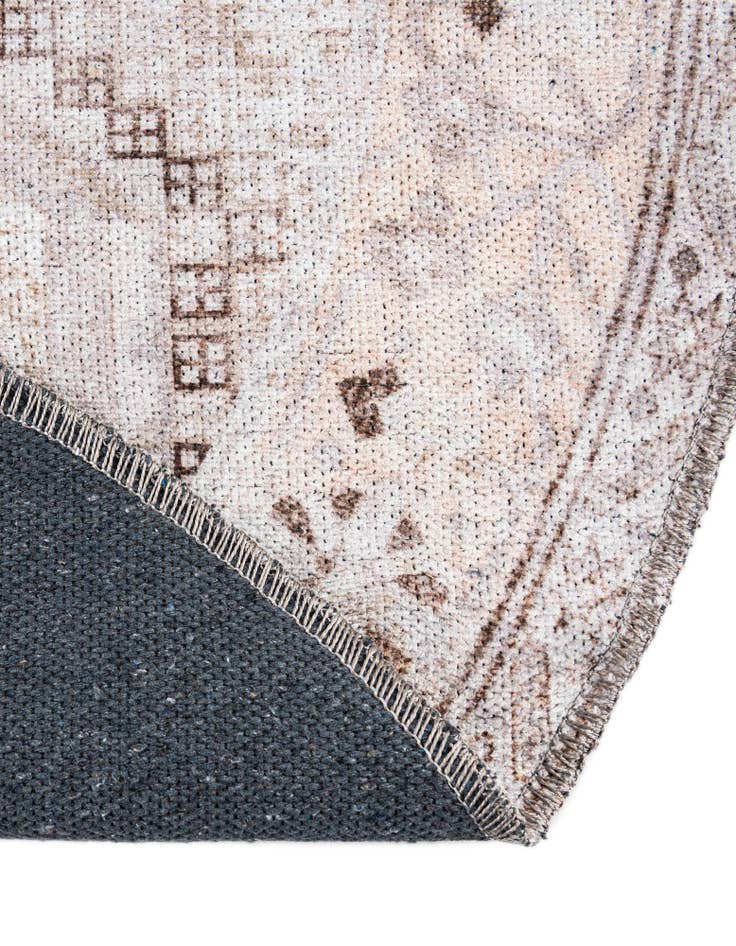 Detail image of  7' 10 x 7' 10 Yara Round Rug