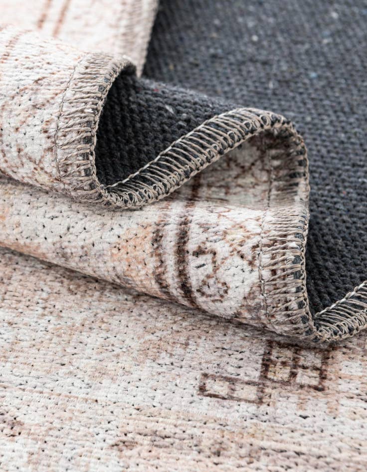 Detail image of  7' 10 x 7' 10 Yara Round Rug