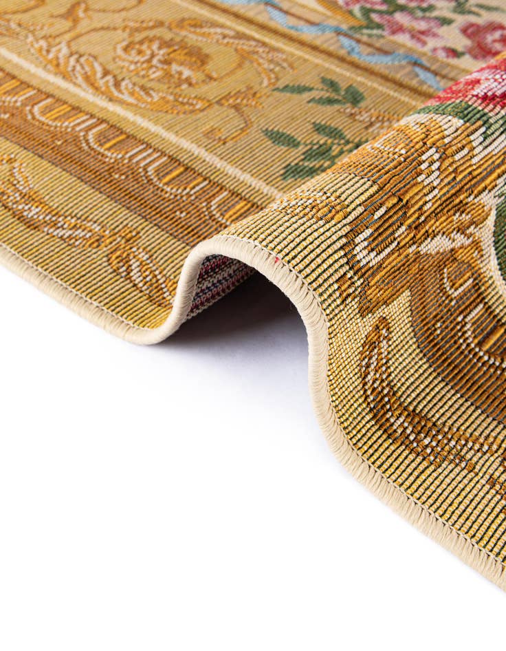 Detail image of  7' 10 x 7' 10  Washable Traditional Indoor / Outdoor Square Rug