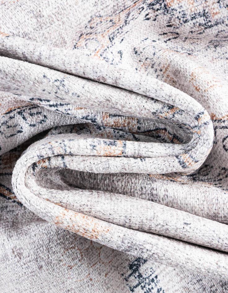 Detail image of  7' 10 x 7' 10 Yara Square Rug