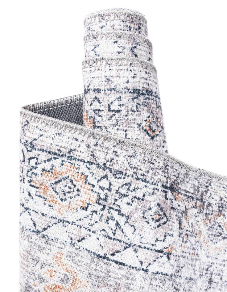 Detail image of  7' 10 x 7' 10 Yara Square Rug