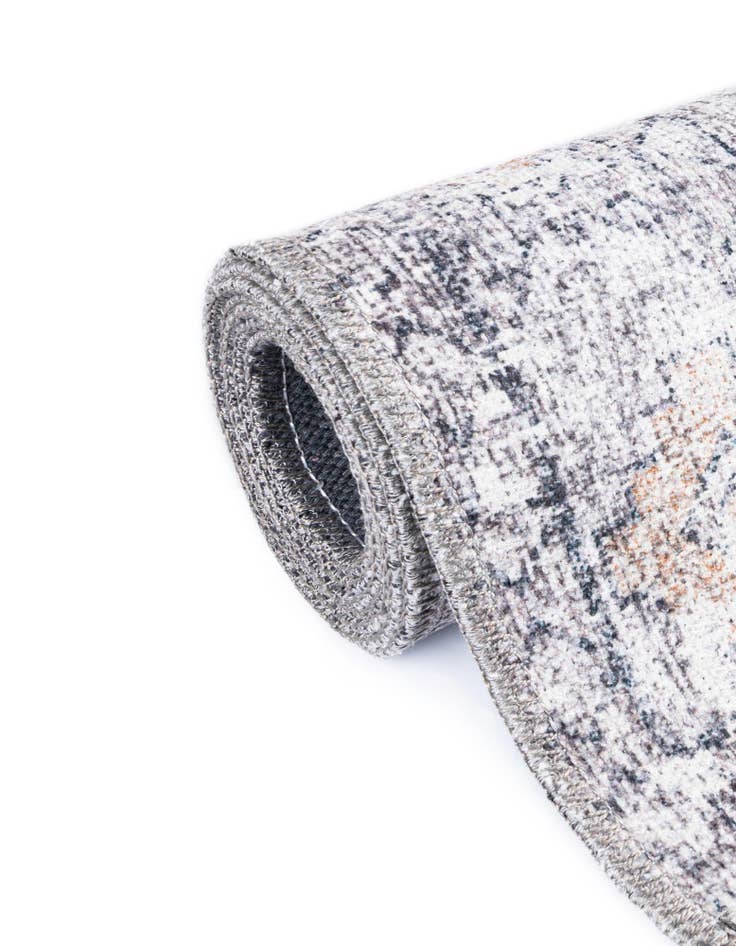 Detail image of  7' 10 x 7' 10 Yara Square Rug