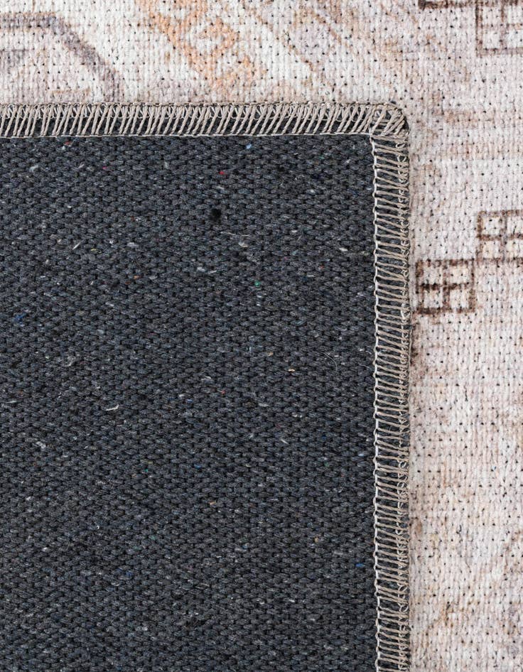 Detail image of  7' 10 x 7' 10 Yara Square Rug