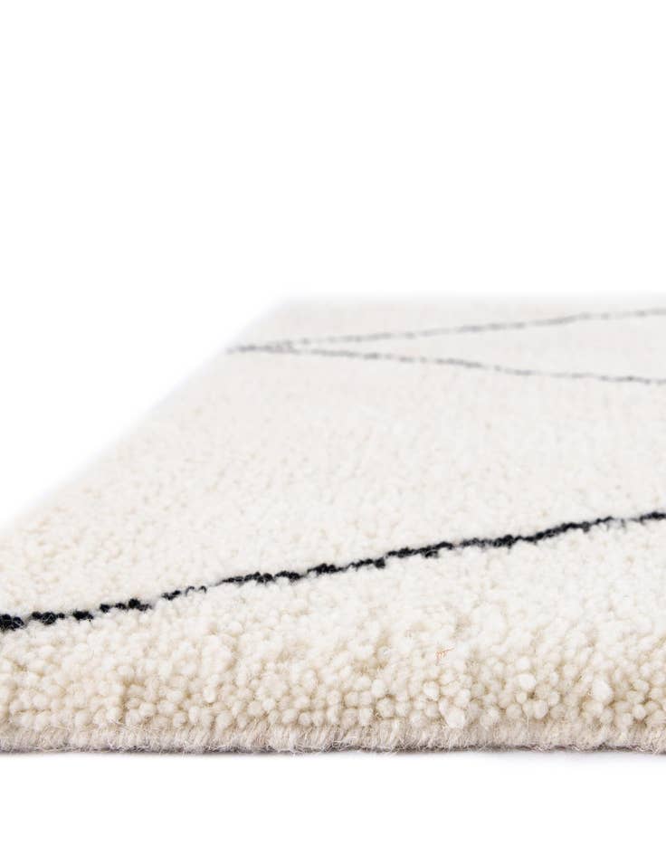 Detail image of  4' 1 x 6' 1  Hand Knotted Safiya Moroccan Wool Rug