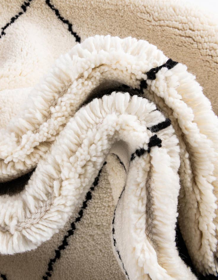 Detail image of  8' x 8'  Hand Knotted Safiya Moroccan Wool Square Rug