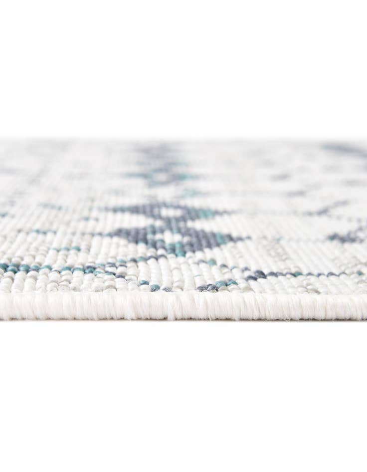 Detail image of  7' 10 x 10'  Washable Lattice Indoor / Outdoor Oval Rug