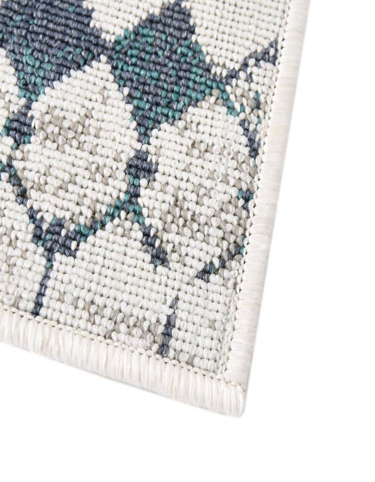 Detail image of  4' x 6'  Washable Lattice Indoor / Outdoor Rug