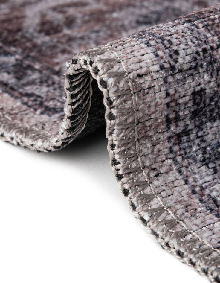 Detail image of  4' x 6'  Washable Mangata Oval Rug