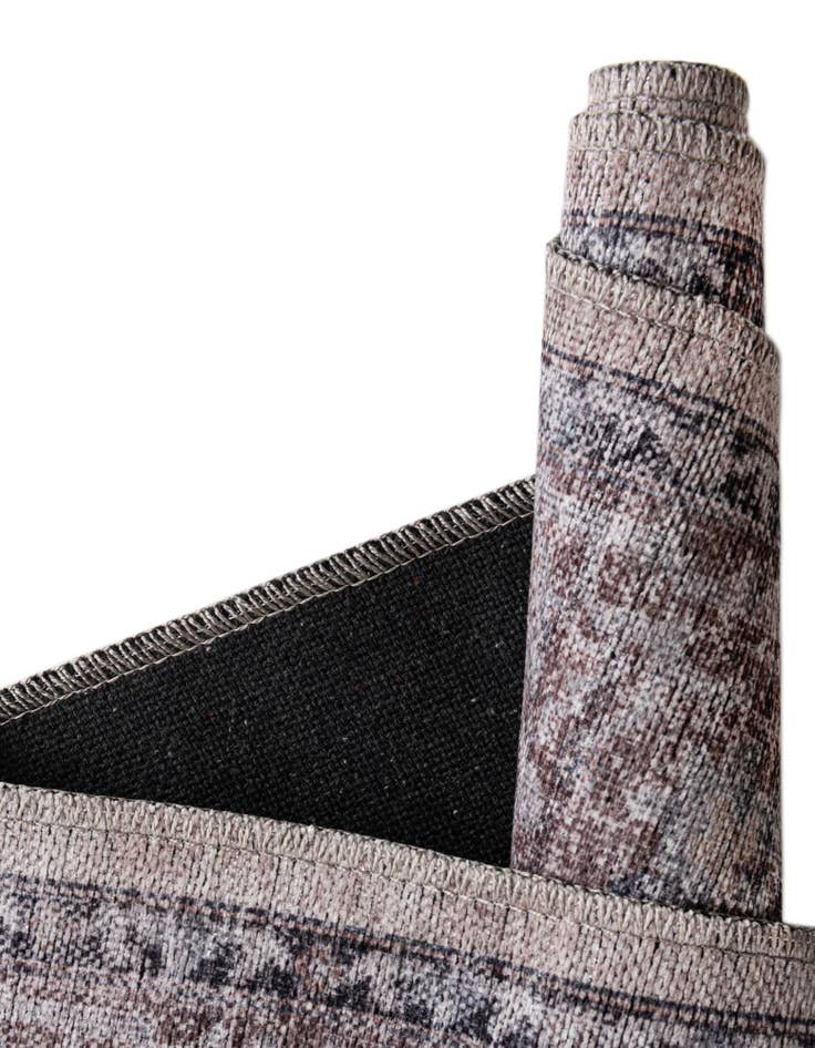 Detail image of  4' x 6'  Washable Mangata Oval Rug