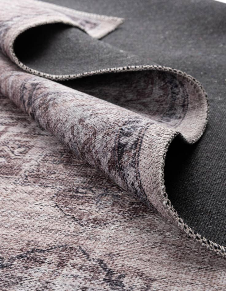 Detail image of  4' x 6'  Washable Mangata Oval Rug