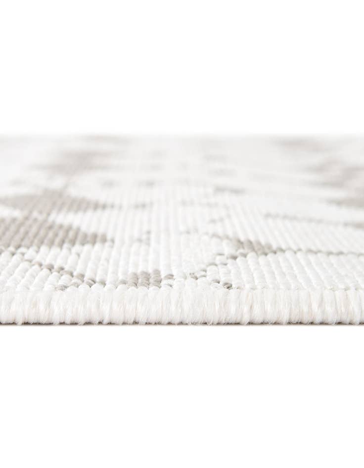 Detail image of  7' 10 x 10'  Washable Lattice Indoor / Outdoor Oval Rug