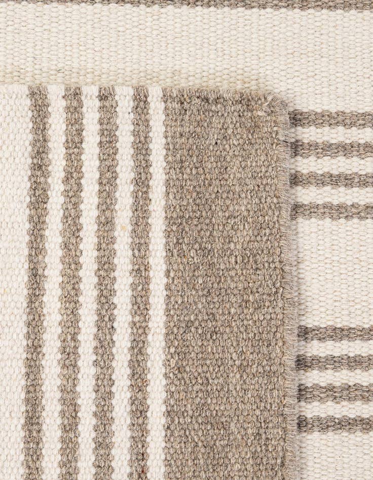 Detail image of  5' 1 x 8' 2  Hand Woven  Rug