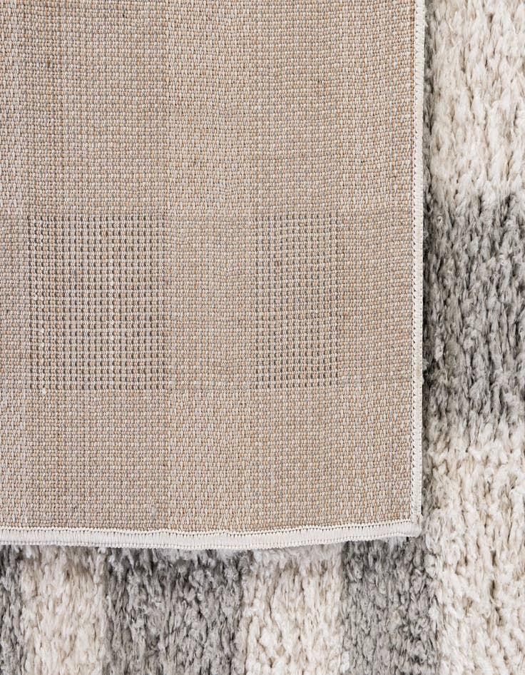 Detail image of  5' 4 x 7' 3 Lattice Shag Rug