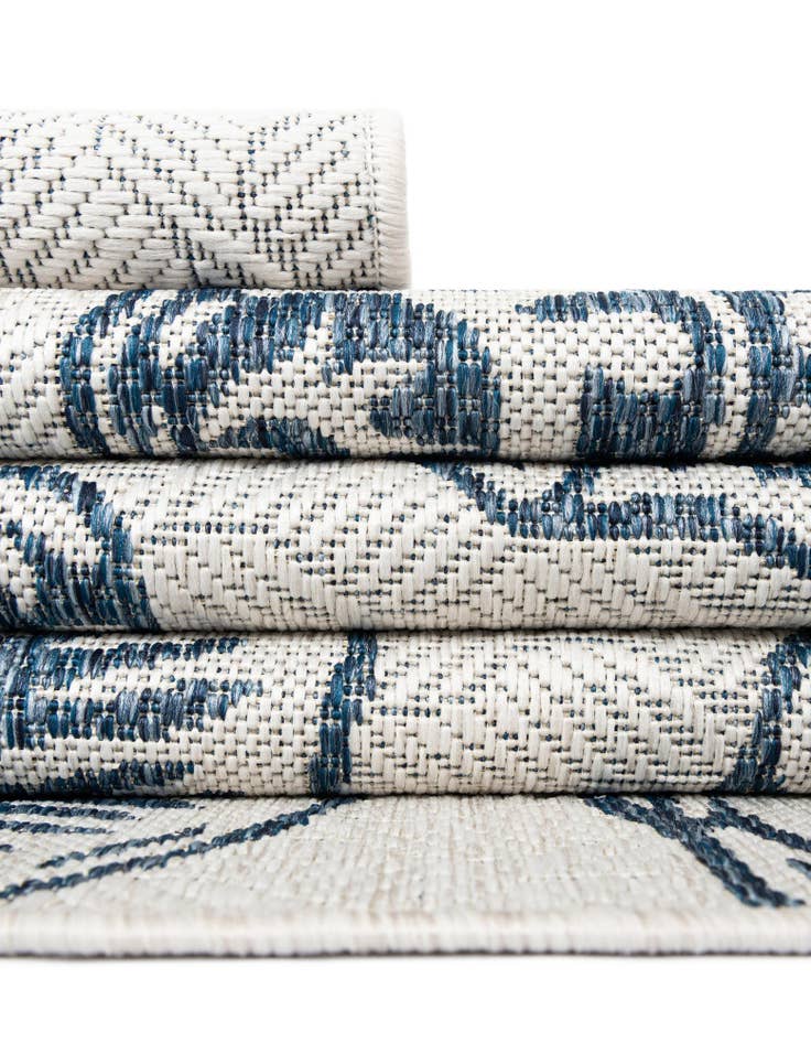Detail image of  5' 3 x 7'  Washable Coastal Indoor / Outdoor Rug