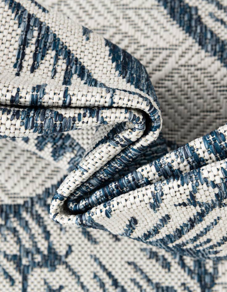 Detail image of  6' x 6'  Washable Coastal Indoor / Outdoor Round Rug