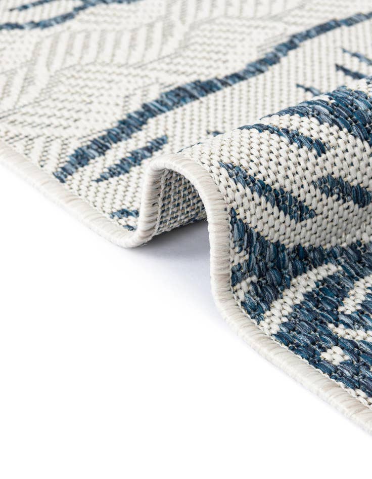 Detail image of  6' x 6'  Washable Coastal Indoor / Outdoor Round Rug