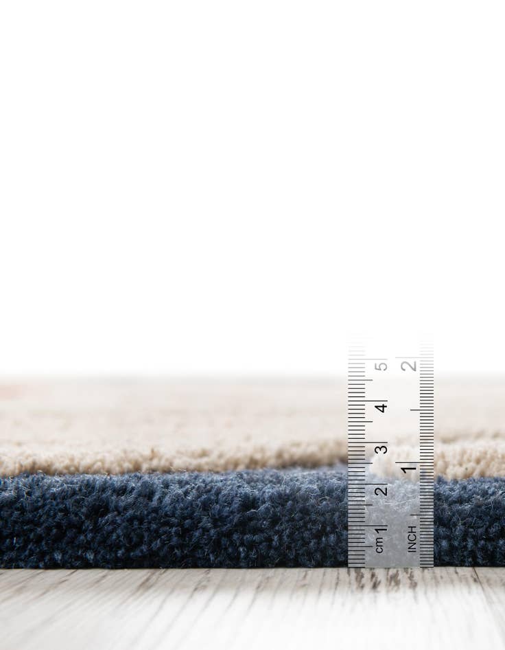 Detail image of  4' 1 x 6' 1 Handtufted Wool Rug