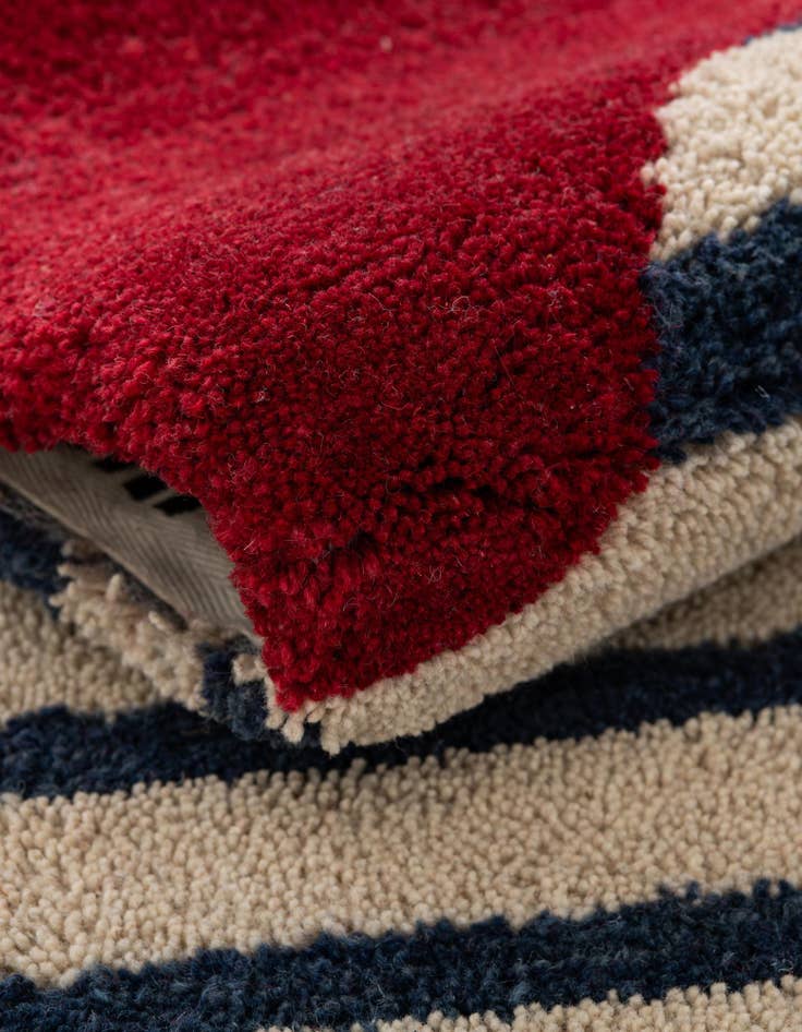 Detail image of  6' 1 x 9' Handtufted Wool Rug