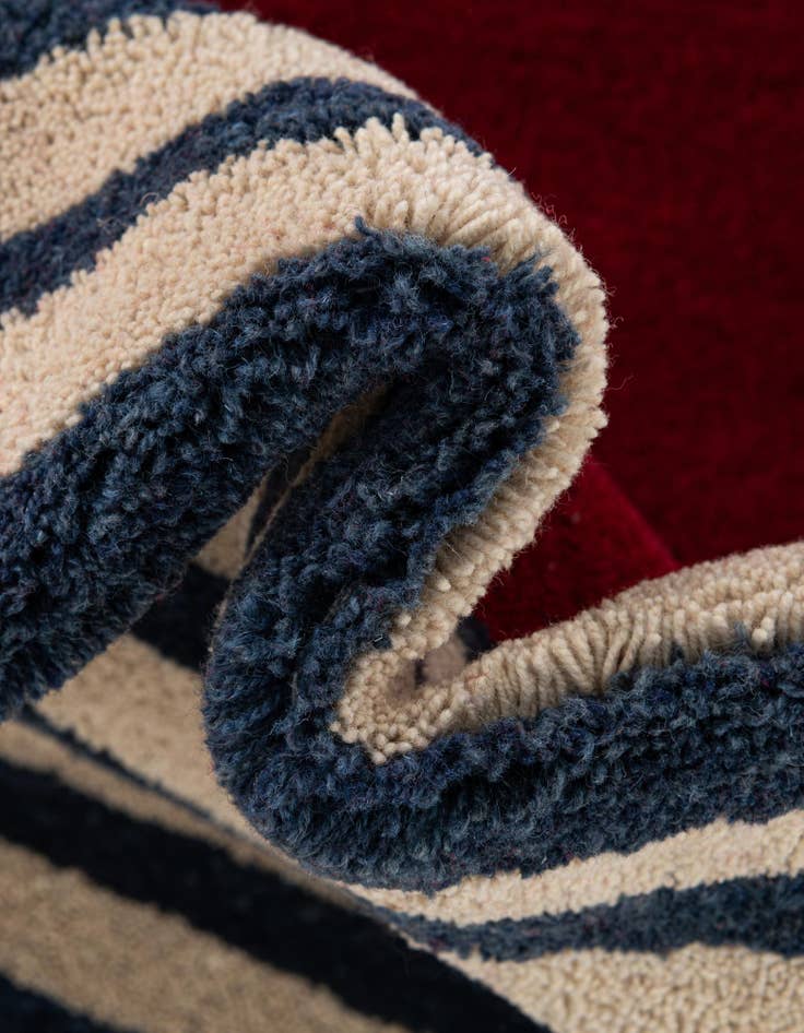 Detail image of  6' 1 x 9' Handtufted Wool Rug