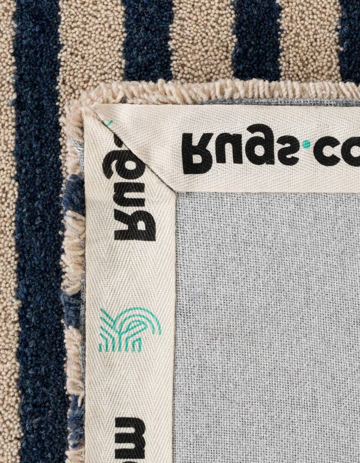 Detail image of  6' 1 x 9' Handtufted Wool Rug