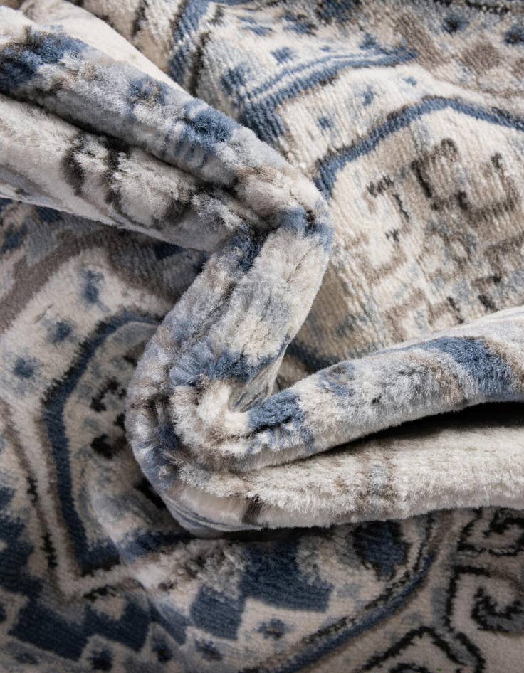 Detail image of  5' 3 x 5' 3 Charlotte Square Rug